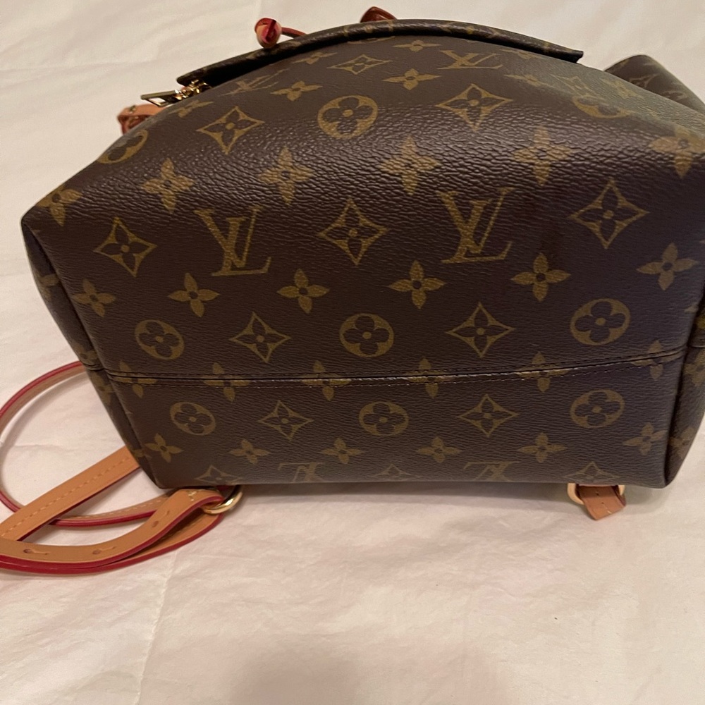 Lv Backpack Authentic Like New - image 4